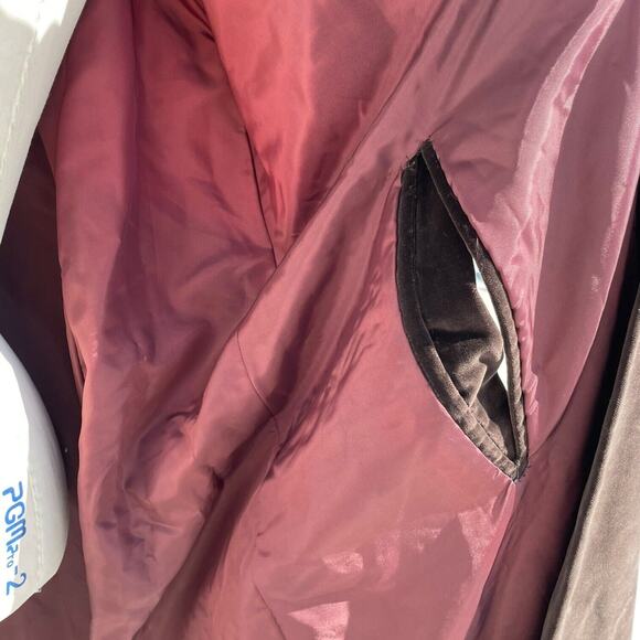 Vintage 50s 60s Chocolate Brown Velvet Cape Gold Tone Buttons Lined OSFM Fall - Picture 10 of 10